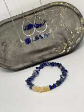 Load image into Gallery viewer, Crème Sodalite - Neckloops