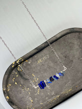 Load image into Gallery viewer, Crème Sodalite - Neckloops