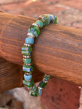 Load image into Gallery viewer, Beaded Stretch Bracelet - Greenies Square Floral Glass