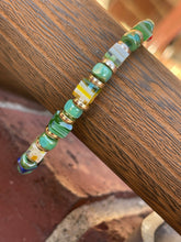 Load image into Gallery viewer, Beaded Stretch Bracelet - Square Floral Glass