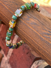 Load image into Gallery viewer, Beaded Stretch Bracelet - Square Floral Glass