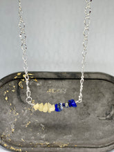 Load image into Gallery viewer, Crème Sodalite - Neckloops
