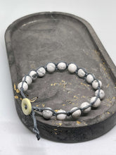 Load image into Gallery viewer, Knotted Bracelip - White and Gray
