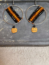 Load image into Gallery viewer, Halloween - Beaded Criss Cross Applesauce JackoLantern Hoops
